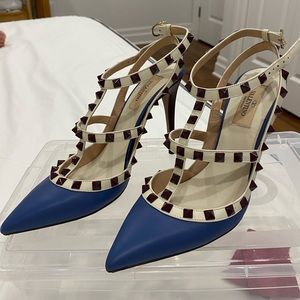Valentino Rockstud caged pump